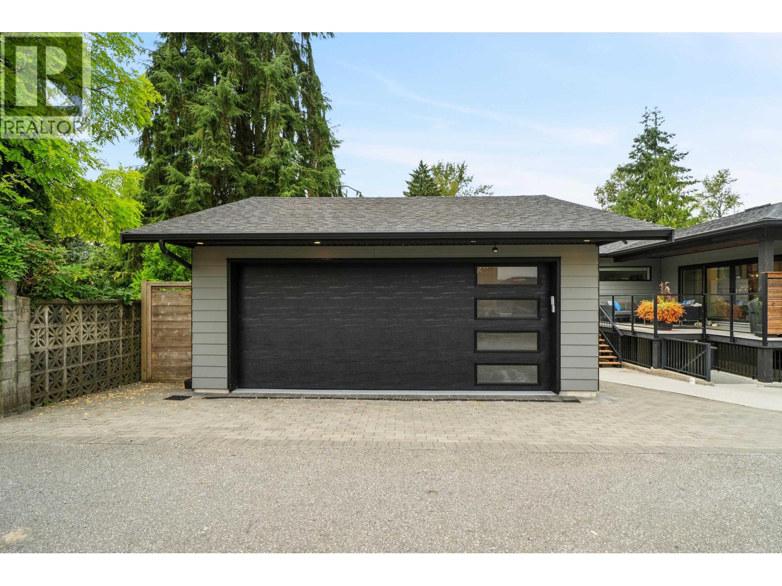 930 Stardale Avenue, Coquitlam, British Columbia  V3J 4W2 - Photo 3 - R3042536