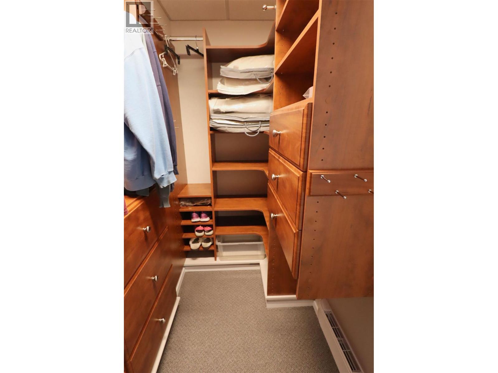 8298 Squilax Anglemont Road, Anglemont, British Columbia  V0E 1M8 - Photo 26 - 10350261