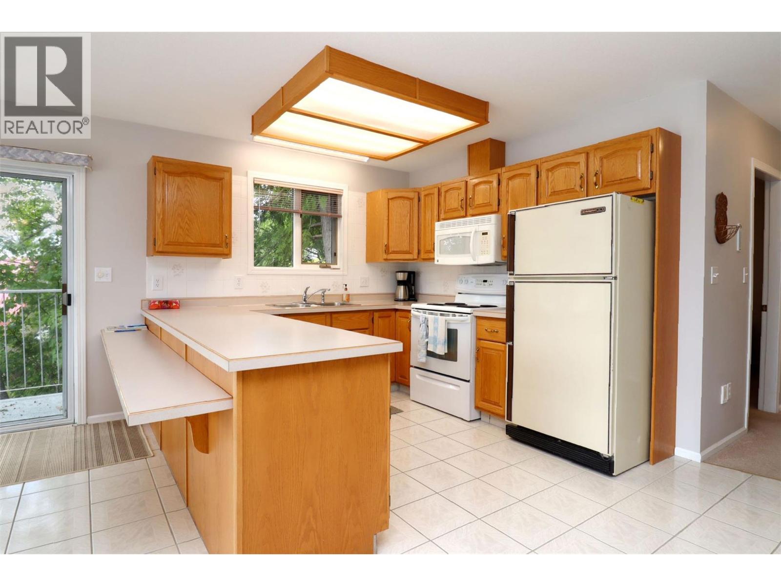 8298 Squilax Anglemont Road, Anglemont, British Columbia  V0E 1M8 - Photo 12 - 10350261