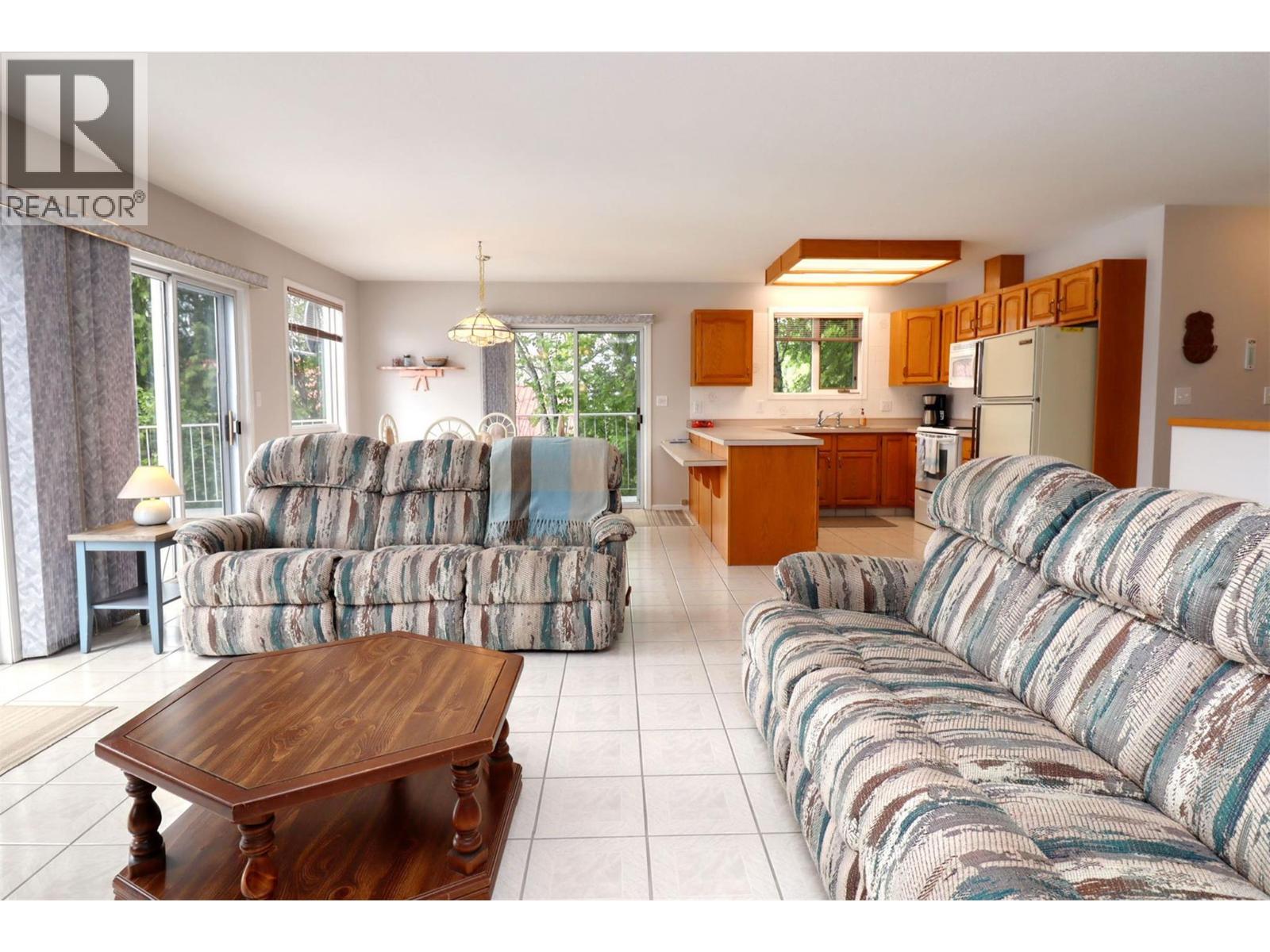 8298 Squilax Anglemont Road, Anglemont, British Columbia  V0E 1M8 - Photo 6 - 10350261