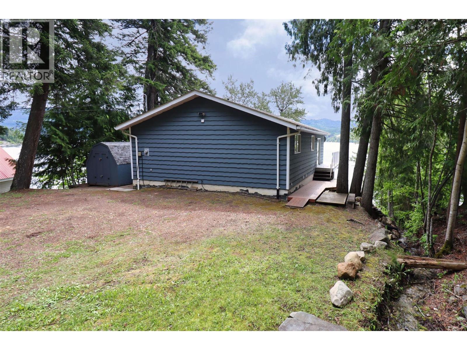 8298 Squilax Anglemont Road, Anglemont, British Columbia  V0E 1M8 - Photo 37 - 10350261