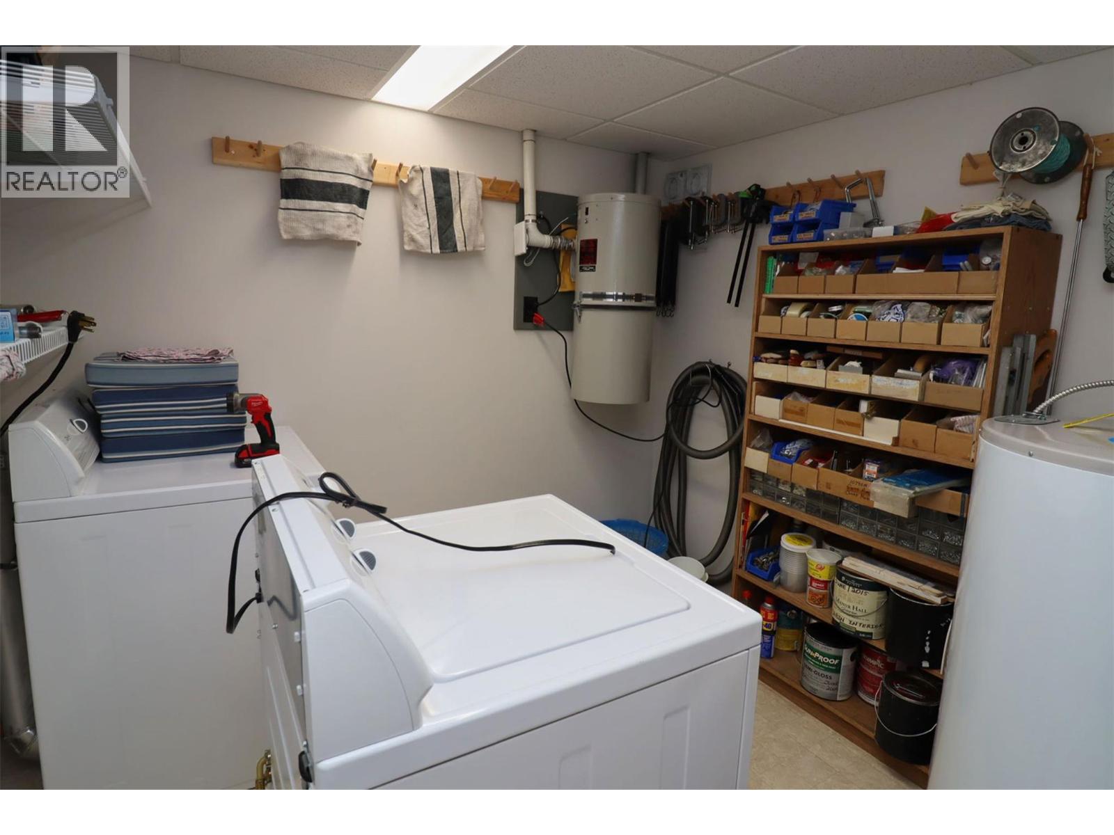 8298 Squilax Anglemont Road, Anglemont, British Columbia  V0E 1M8 - Photo 28 - 10350261