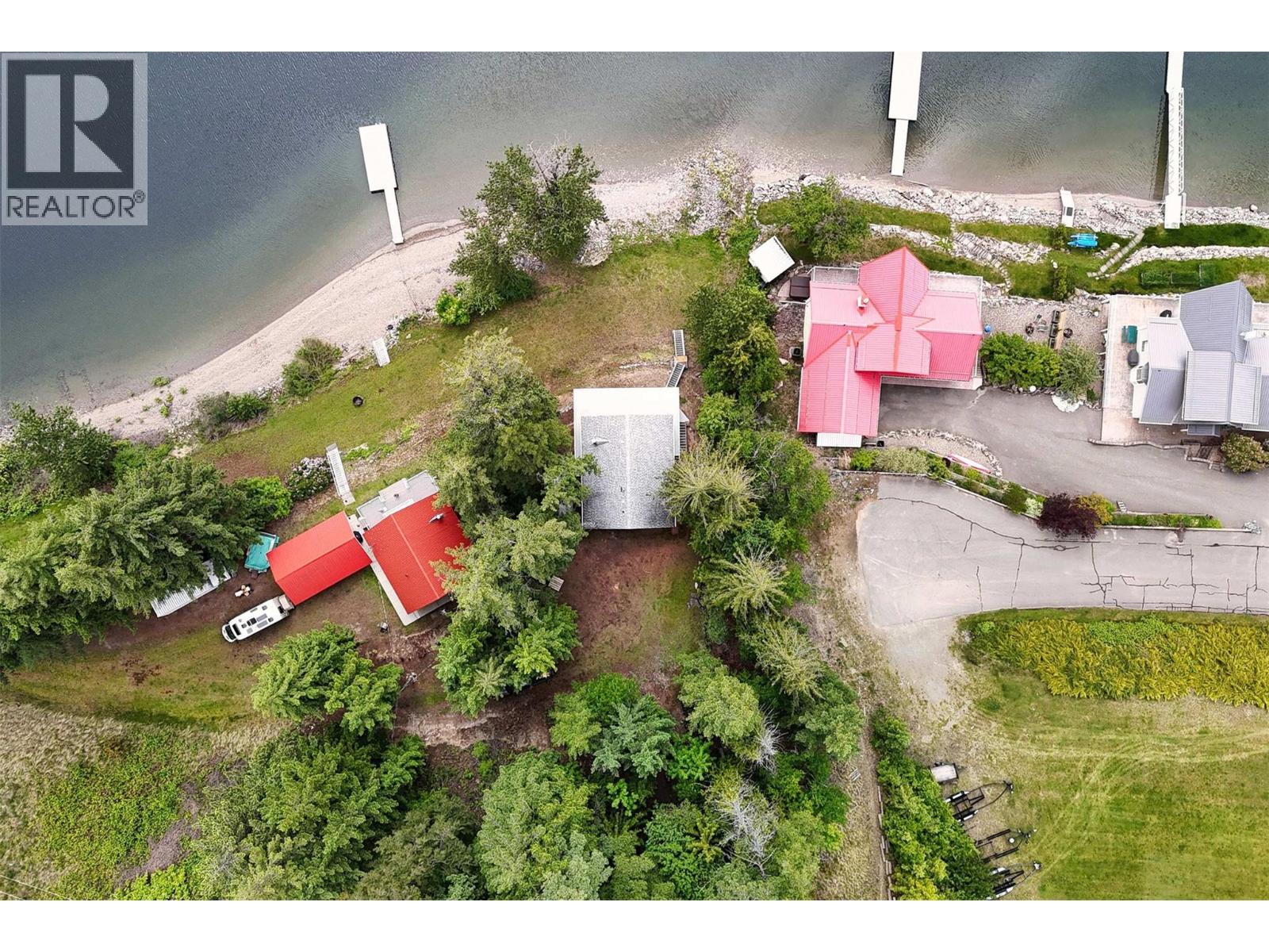 8298 Squilax Anglemont Road, Anglemont, British Columbia  V0E 1M8 - Photo 41 - 10350261