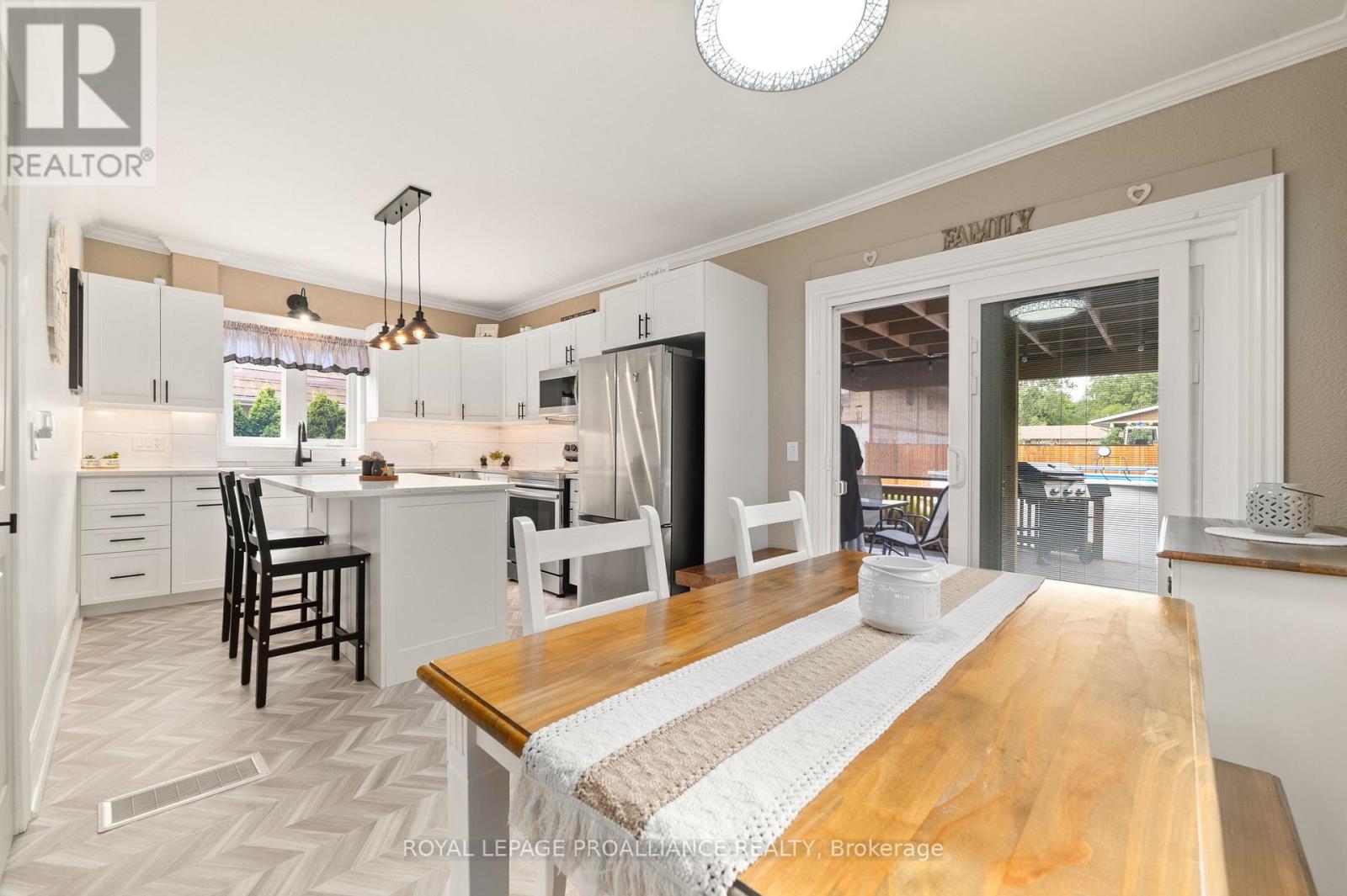 30 Lake Street Se, Prince Edward County (Picton Ward), Ontario  K0K 2T0 - Photo 10 - X12375897
