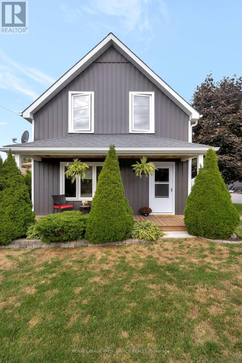 30 Lake Street Se, Prince Edward County (Picton Ward), Ontario  K0K 2T0 - Photo 2 - X12375897