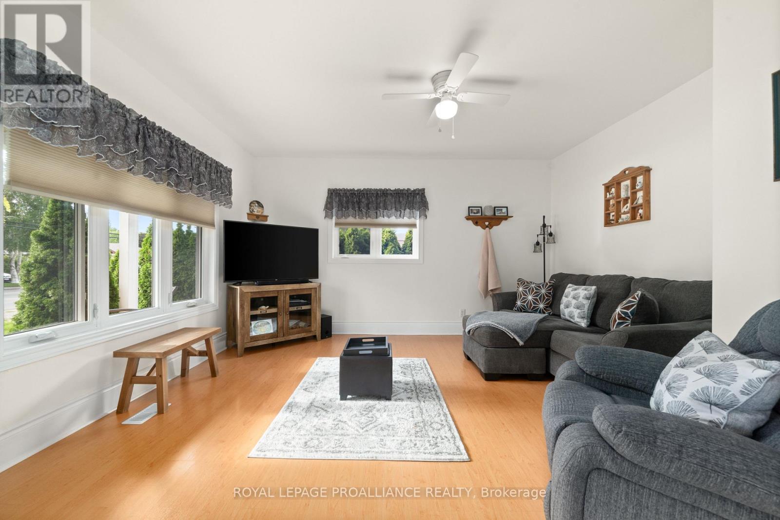 30 Lake Street Se, Prince Edward County (Picton Ward), Ontario  K0K 2T0 - Photo 6 - X12375897
