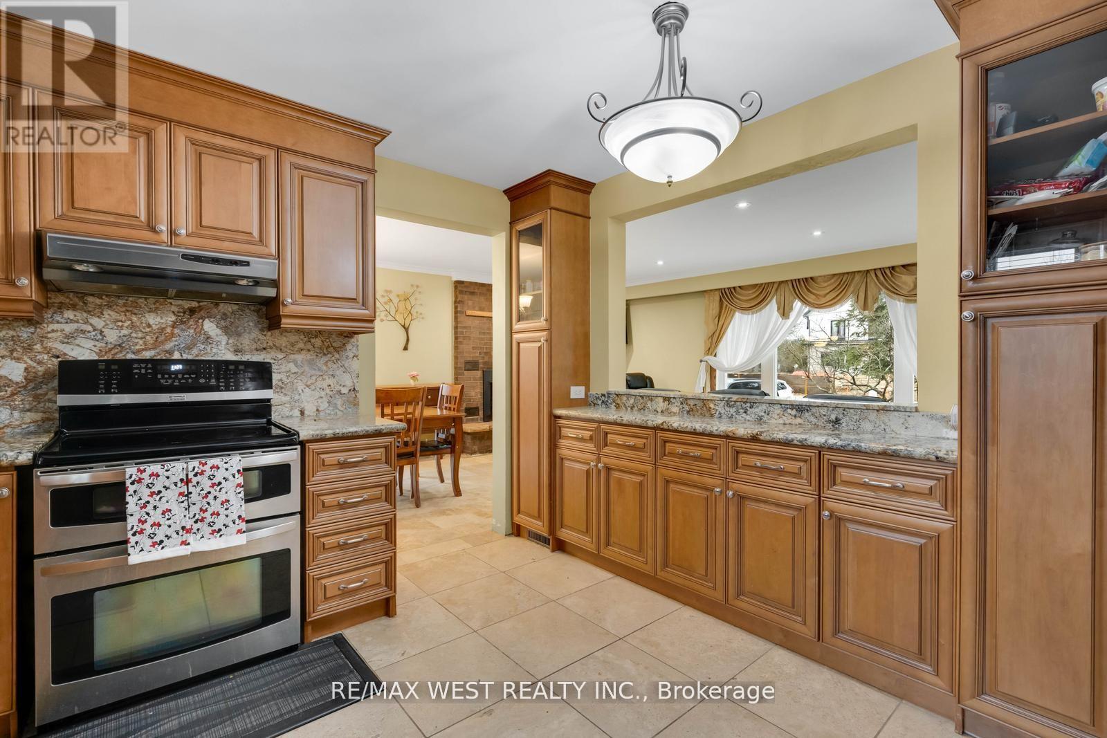 45 Marysfield Drive, Brampton, Ontario  L6P 0J2 - Photo 19 - W12375842