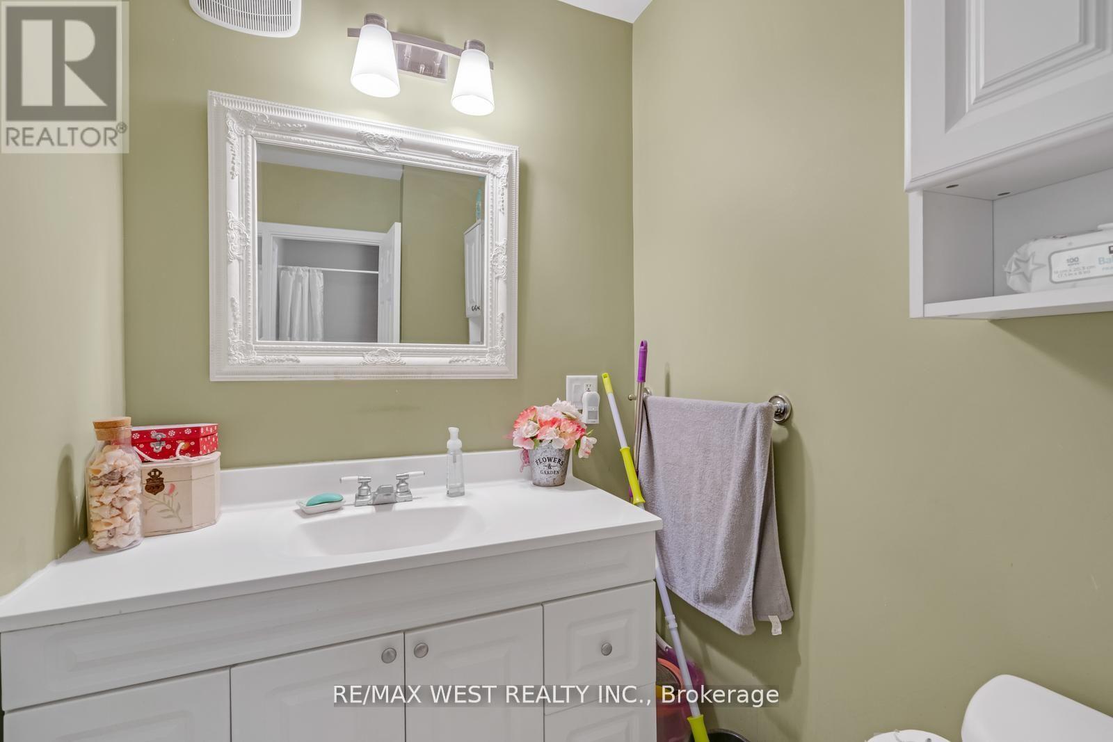 45 Marysfield Drive, Brampton, Ontario  L6P 0J2 - Photo 20 - W12375842