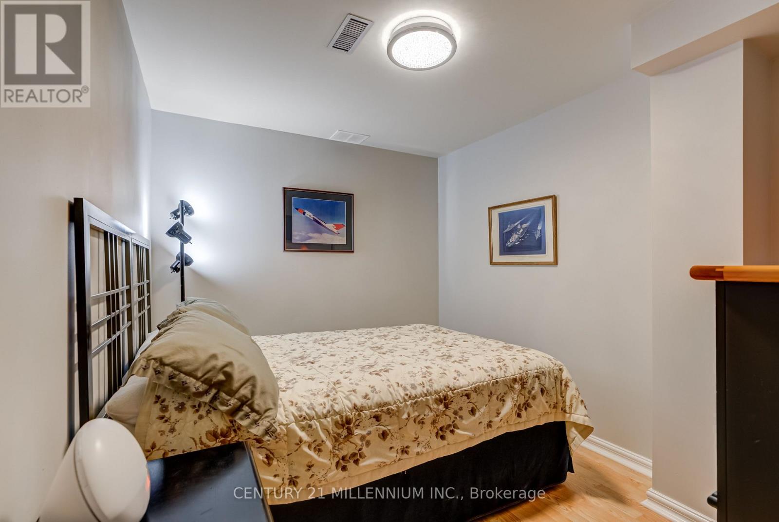 3854 Foxborough Trail, Mississauga, Ontario  L5N 7T9 - Photo 37 - W12375849