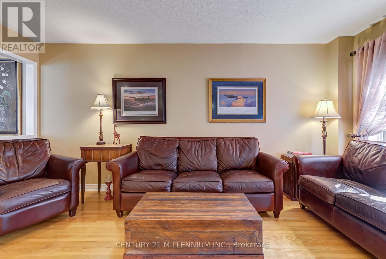 3854 Foxborough Trail, Mississauga, Ontario  L5N 7T9 - Photo 9 - W12375849