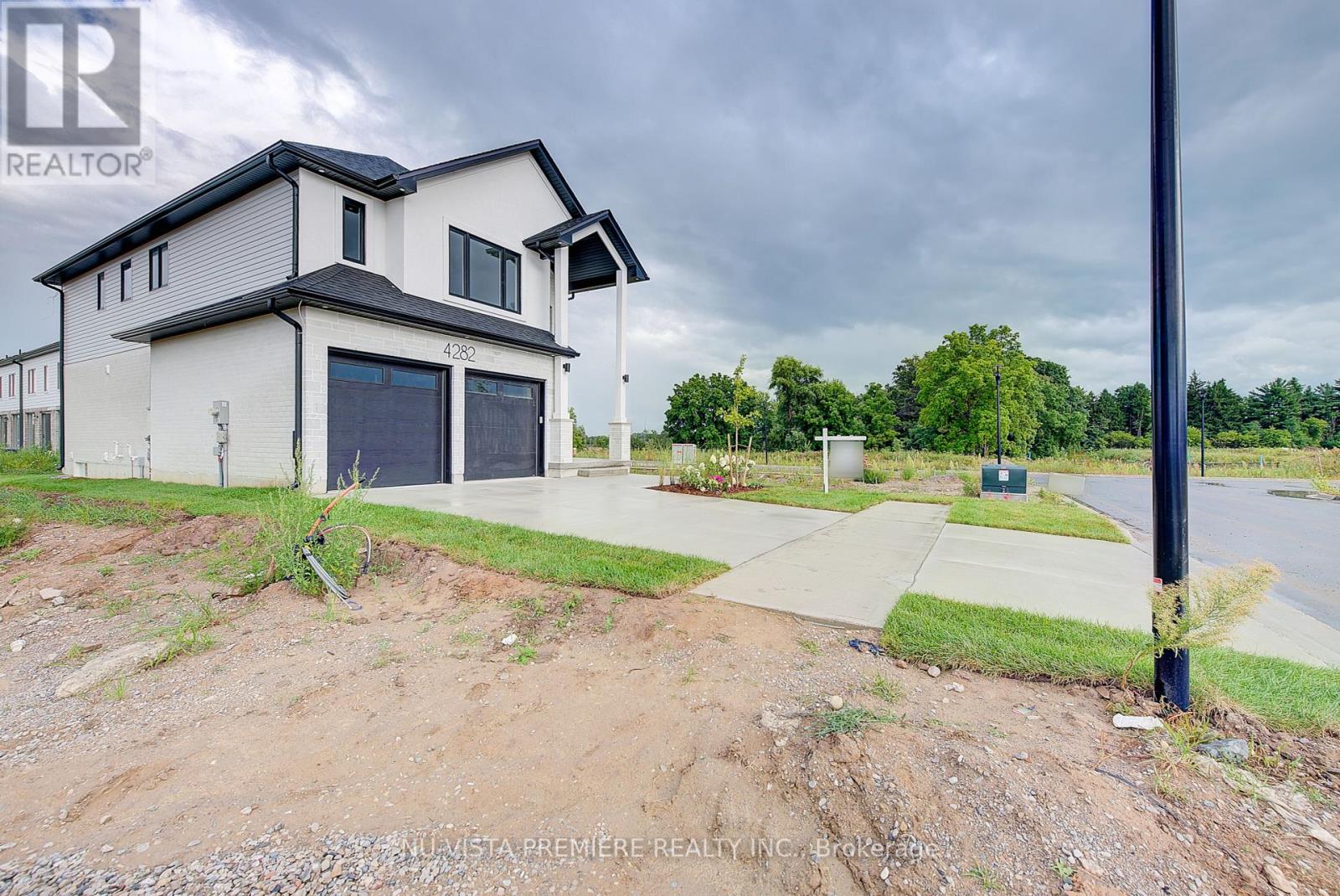 4282 Liberty Crossing, London South, Ontario  N6P 1J9 - Photo 4 - X12375864