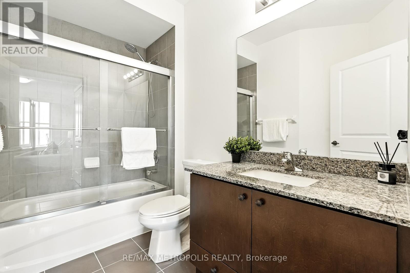 729 - 7325 Markham Road, Markham, Ontario  L3S 0C9 - Photo 12 - N12375779