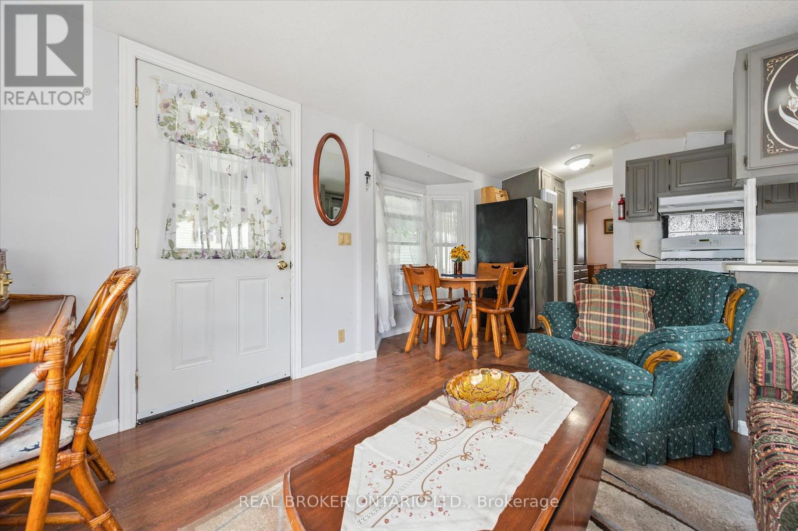 445 Pine Pass, Centre Wellington, Ontario  N1M 2W5 - Photo 4 - X12375844