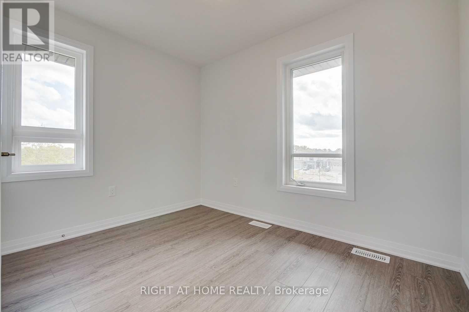 #45 - 51 Sparrow Avenue, Cambridge, Ontario  N1T 2E2 - Photo 11 - X12375846