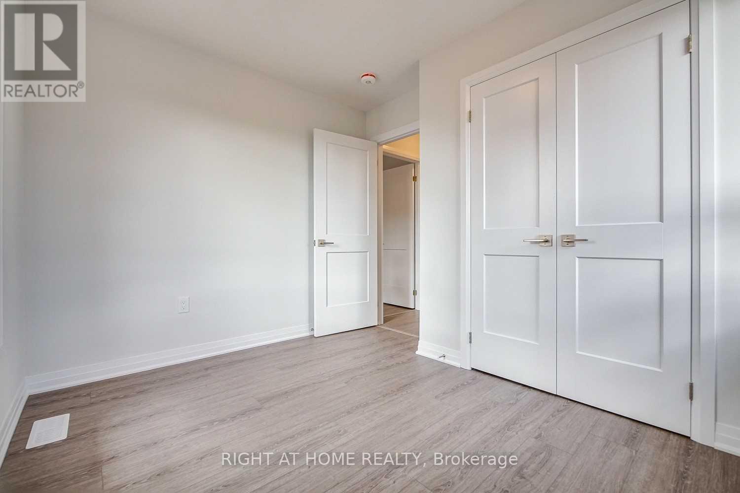 #45 - 51 Sparrow Avenue, Cambridge, Ontario  N1T 2E2 - Photo 12 - X12375846