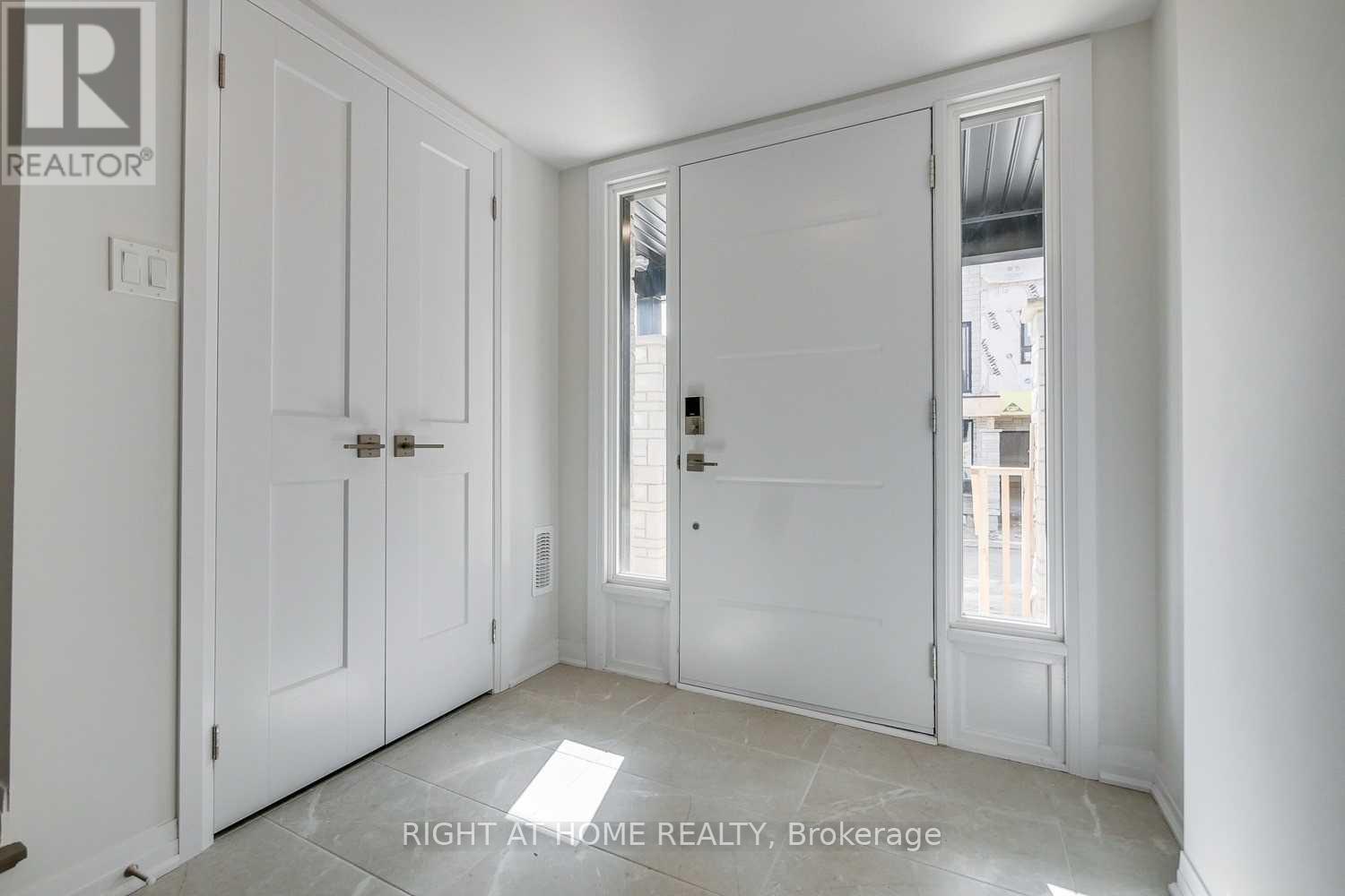 #45 - 51 Sparrow Avenue, Cambridge, Ontario  N1T 2E2 - Photo 2 - X12375846