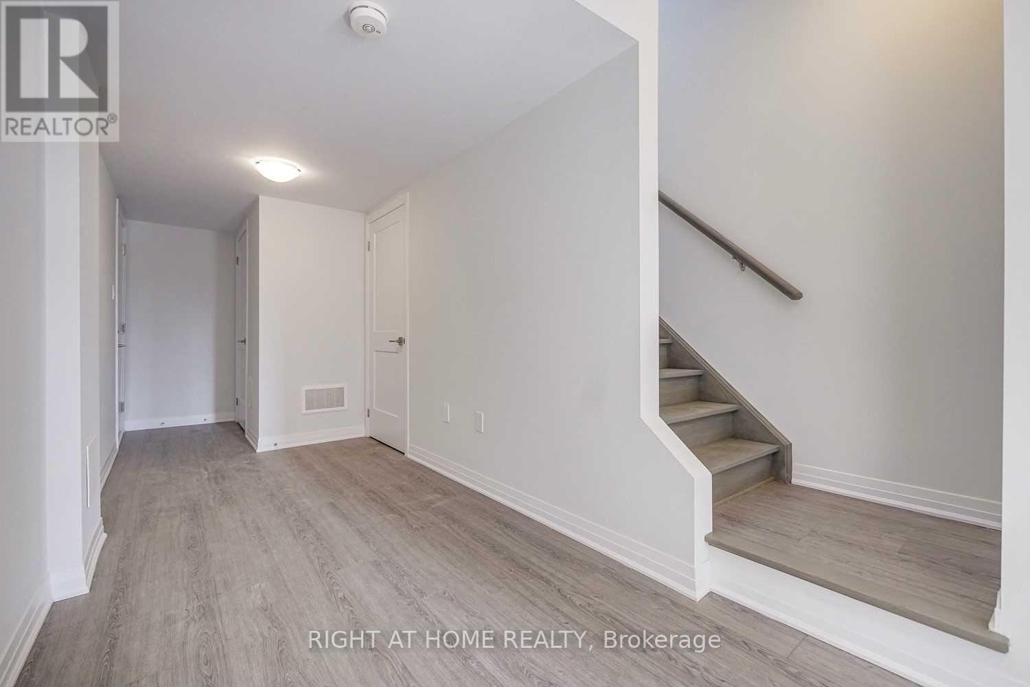 #45 - 51 Sparrow Avenue, Cambridge, Ontario  N1T 2E2 - Photo 3 - X12375846