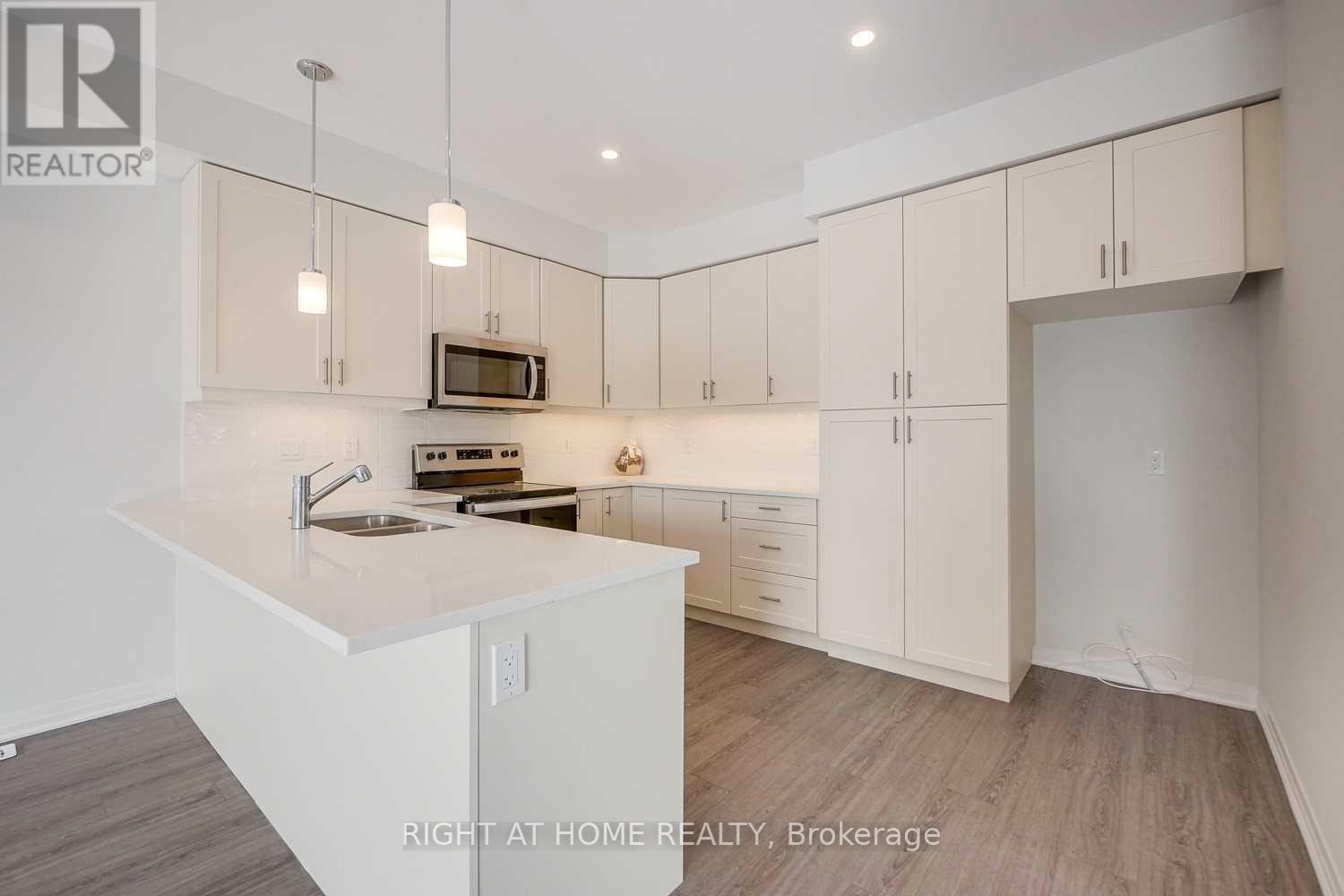 #45 - 51 Sparrow Avenue, Cambridge, Ontario  N1T 2E2 - Photo 5 - X12375846