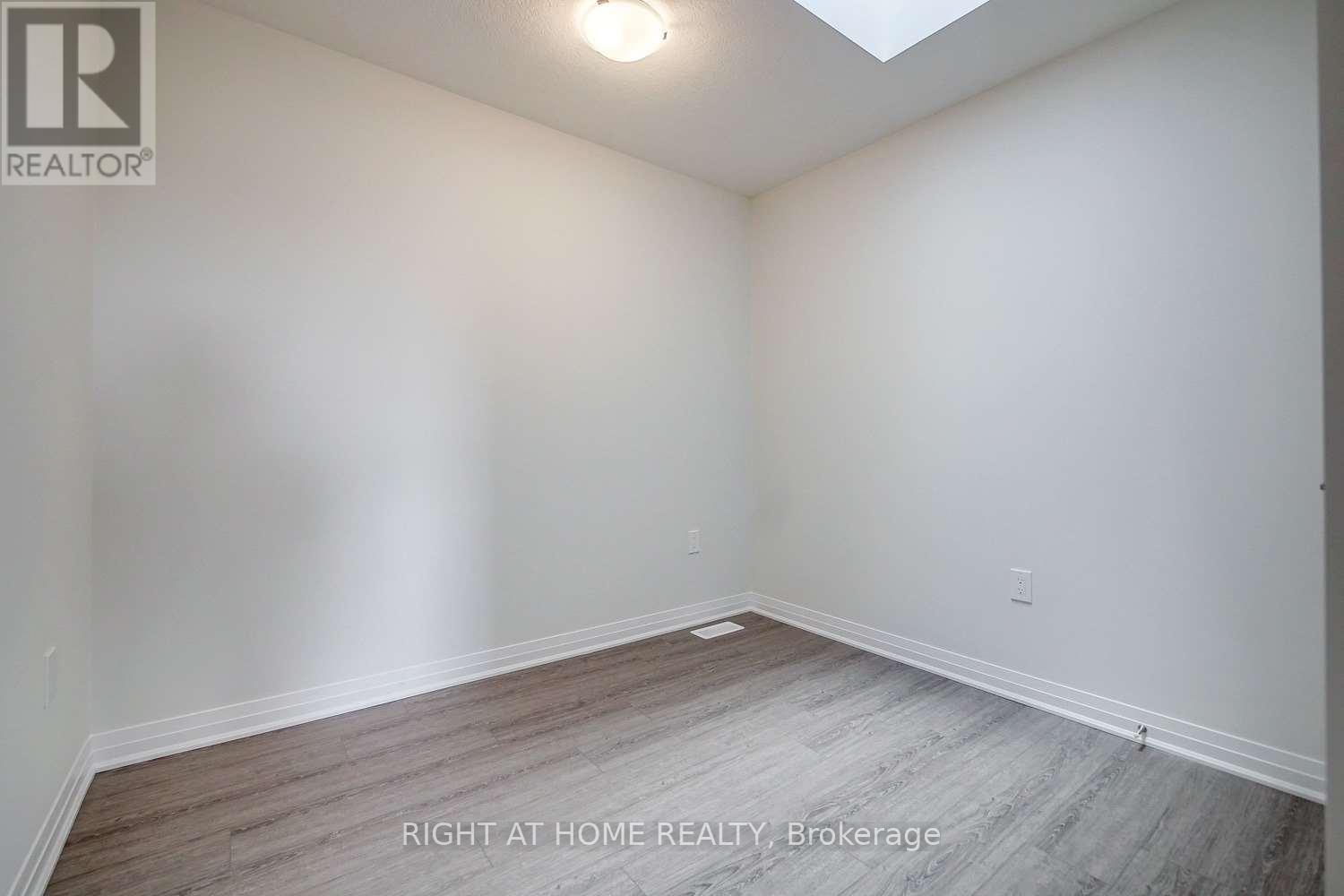 #45 - 51 Sparrow Avenue, Cambridge, Ontario  N1T 2E2 - Photo 8 - X12375846