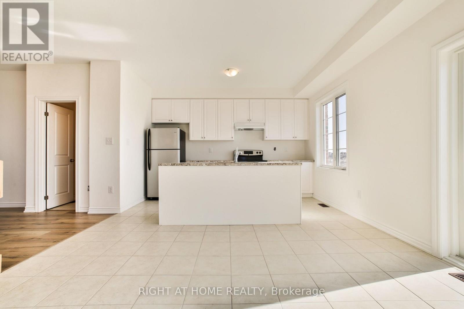 Upper - 24 Pomarine Way, Brampton, Ontario  L6X 5R6 - Photo 15 - W12373859