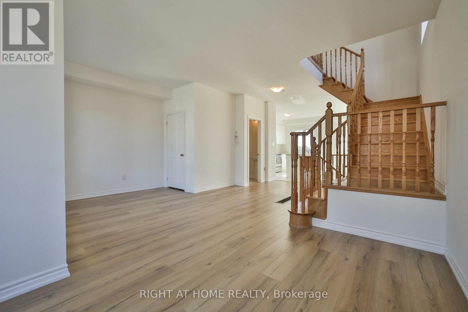 Upper - 24 Pomarine Way, Brampton, Ontario  L6X 5R6 - Photo 12 - W12373859
