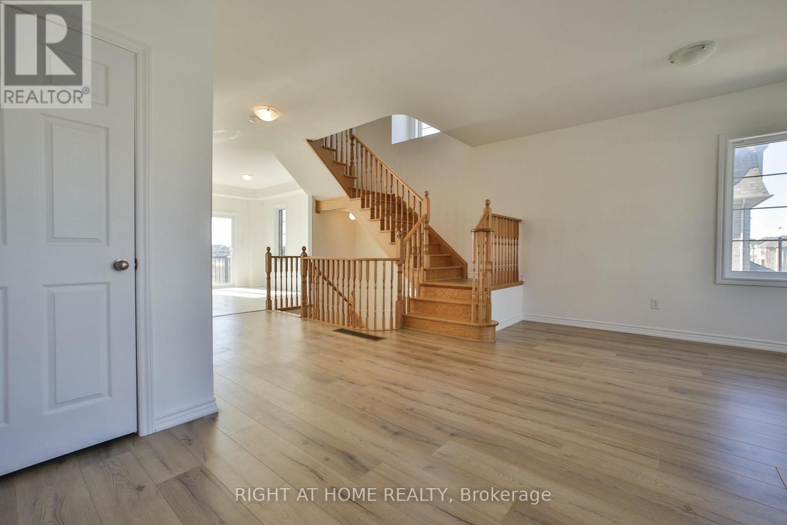 Upper - 24 Pomarine Way, Brampton, Ontario  L6X 5R6 - Photo 10 - W12373859