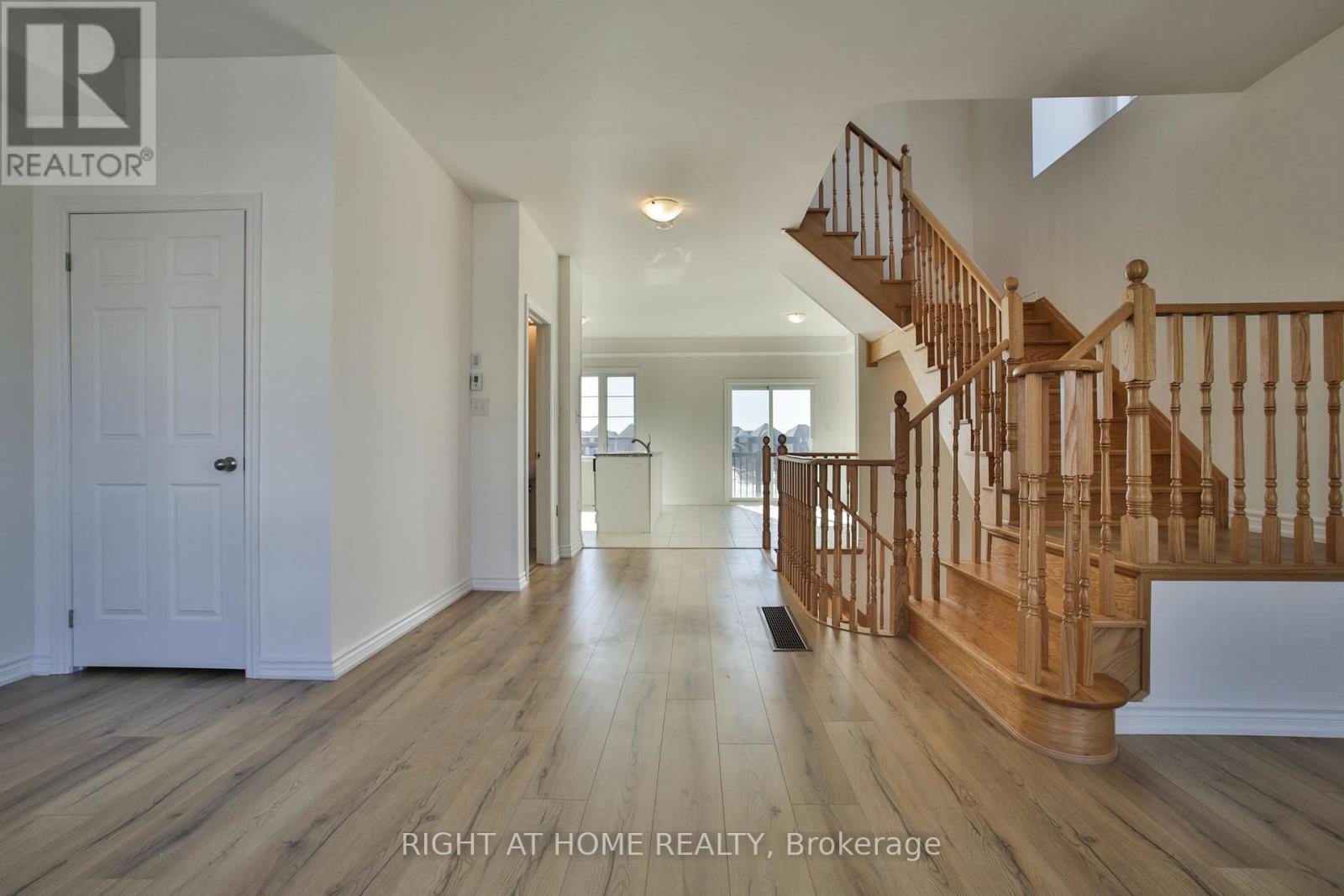 Upper - 24 Pomarine Way, Brampton, Ontario  L6X 5R6 - Photo 11 - W12373859