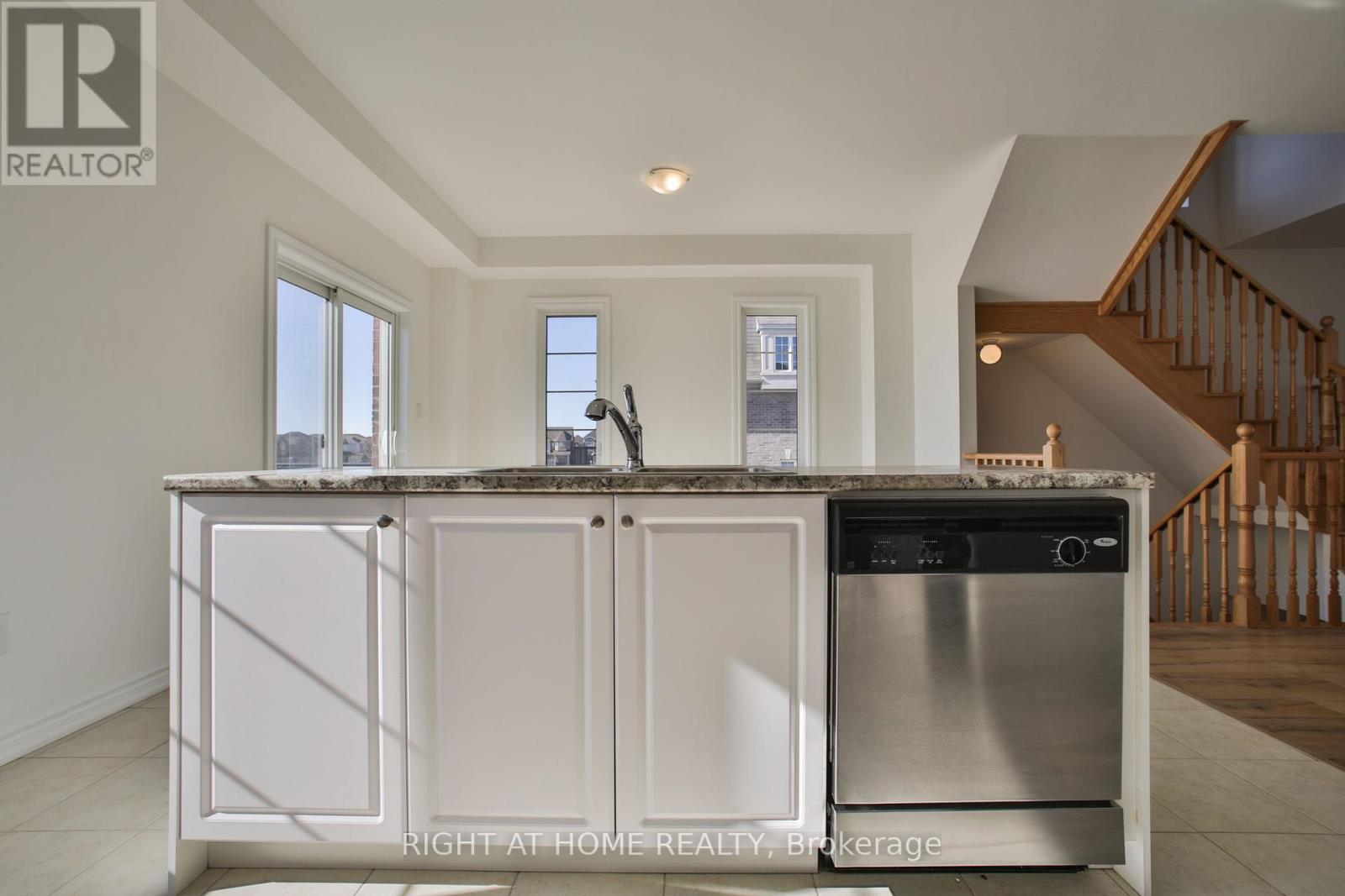 Upper - 24 Pomarine Way, Brampton, Ontario  L6X 5R6 - Photo 21 - W12373859
