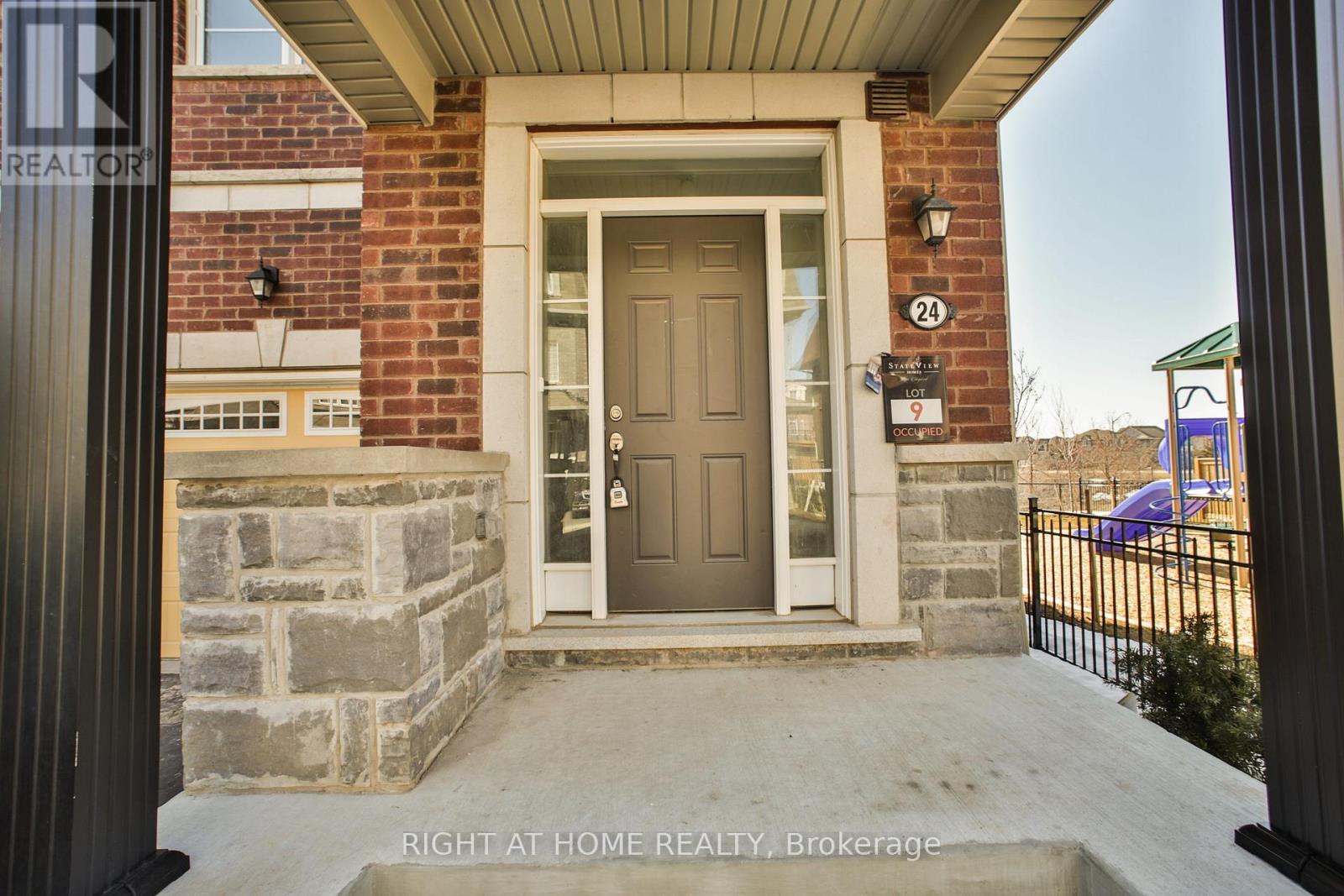 Upper - 24 Pomarine Way, Brampton, Ontario  L6X 5R6 - Photo 6 - W12373859