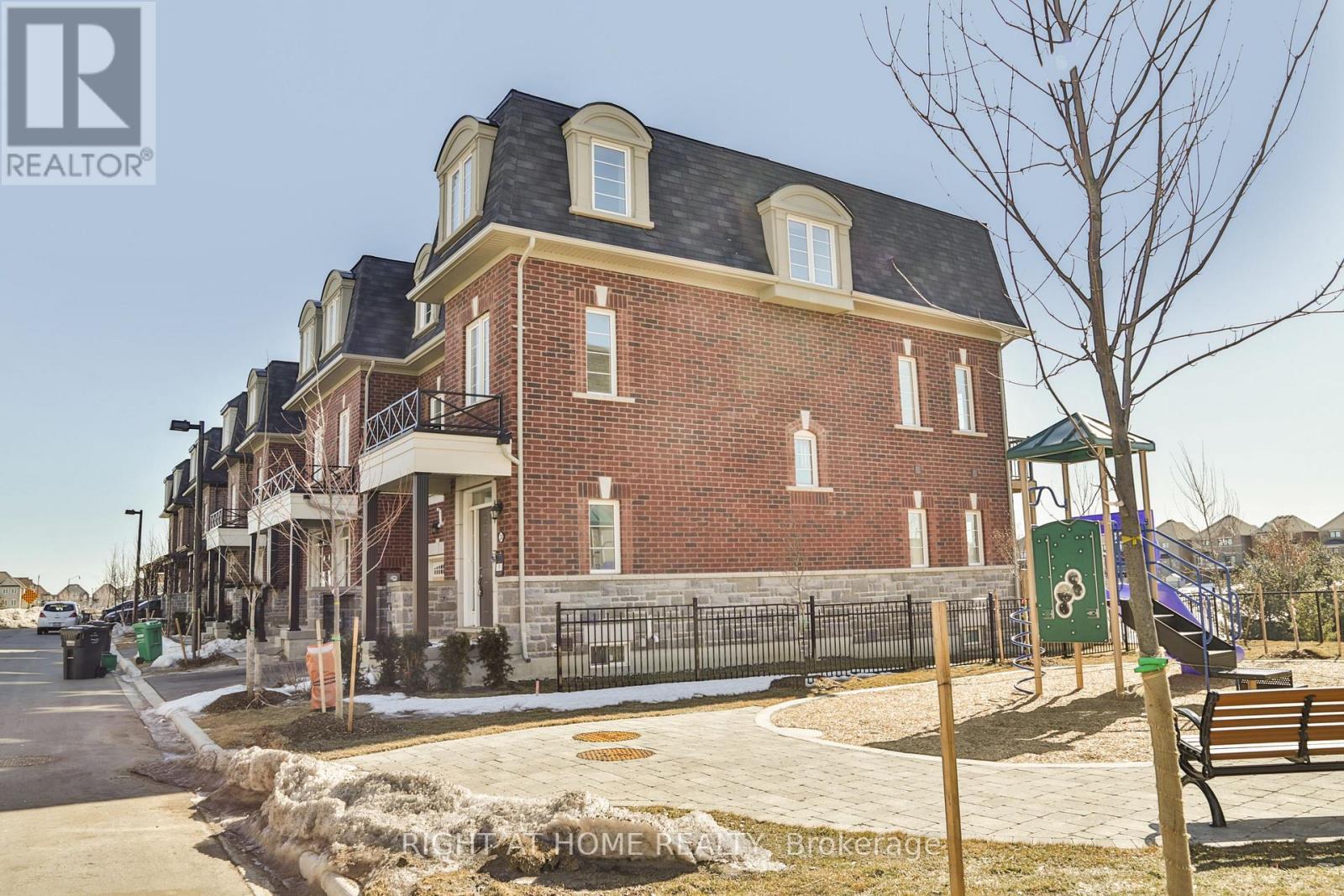 Upper - 24 Pomarine Way, Brampton, Ontario  L6X 5R6 - Photo 4 - W12373859