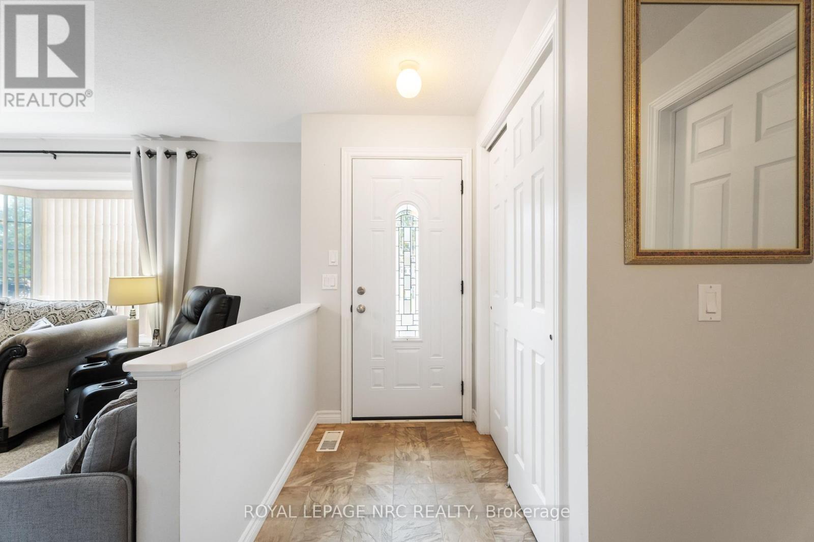 3973 Durban Lane, Lincoln, Ontario  L0R 2C0 - Photo 5 - X12367498