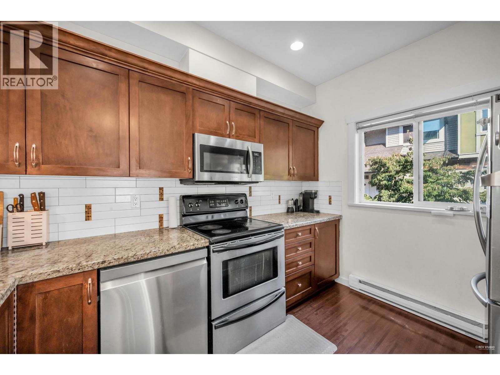 10 6888 Rumble Street, Burnaby, British Columbia  V5E 1A8 - Photo 12 - R3042604
