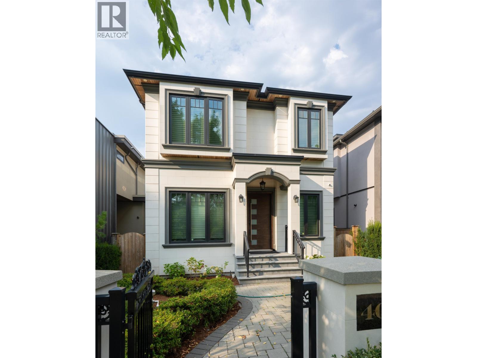 4043 W 11TH AVENUE, Vancouver, British Columbia