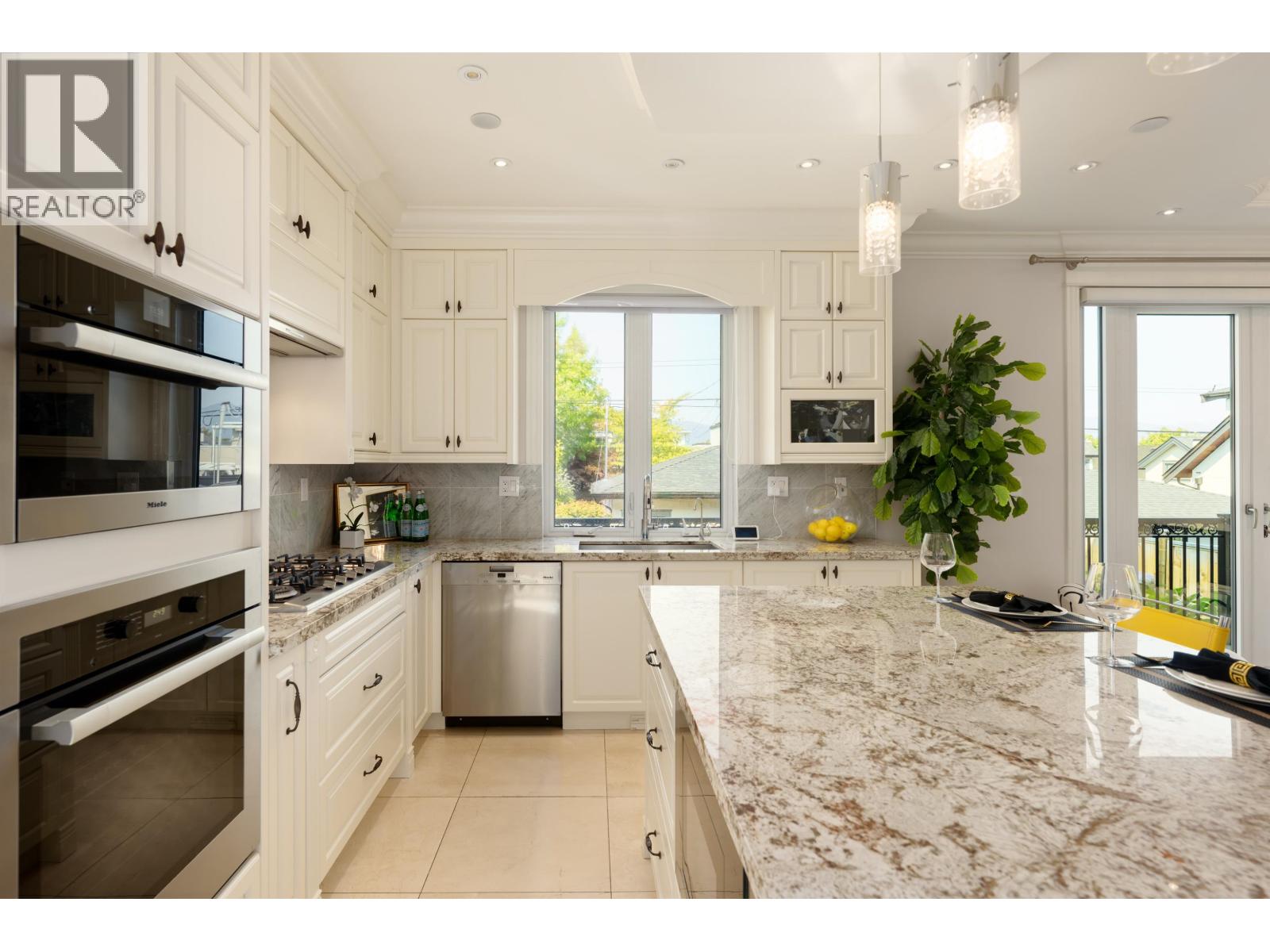4043 W 11th Avenue, Vancouver, British Columbia  V6R 2L4 - Photo 10 - R3042565
