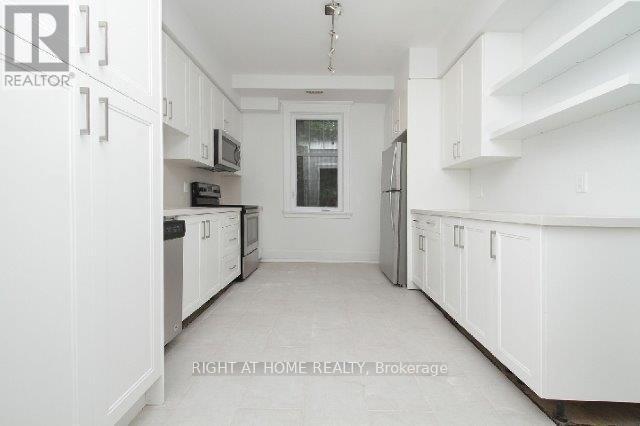 2nd Flr - 31 Oriole Parkway, Toronto, Ontario  M4V 2C9 - Photo 8 - C12375893