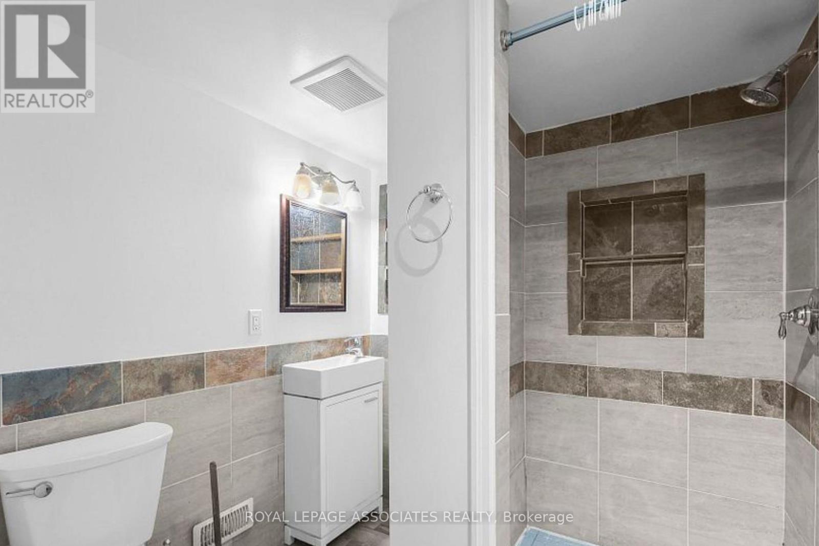 615 Perry Crescent, Oshawa, Ontario  L1J 2E4 - Photo 15 - E12375875