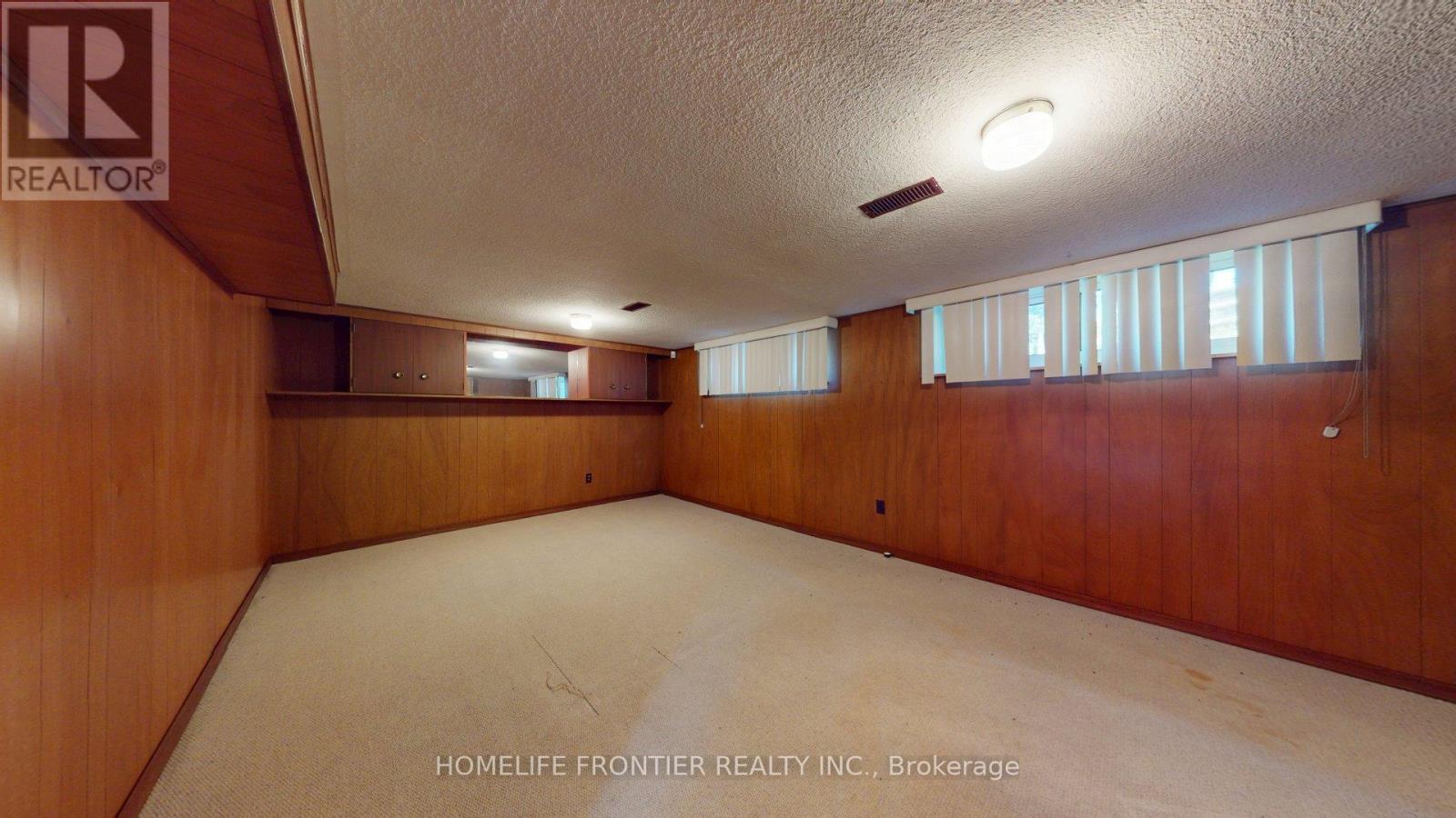 124 Wyndale Drive, Toronto, Ontario  M6L 1G3 - Photo 20 - W12375903