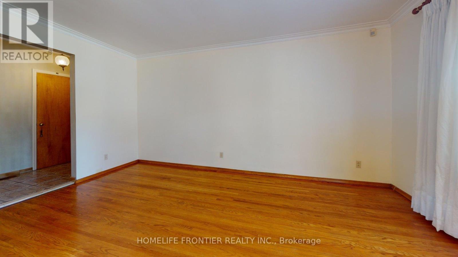 124 Wyndale Drive, Toronto, Ontario  M6L 1G3 - Photo 6 - W12375903
