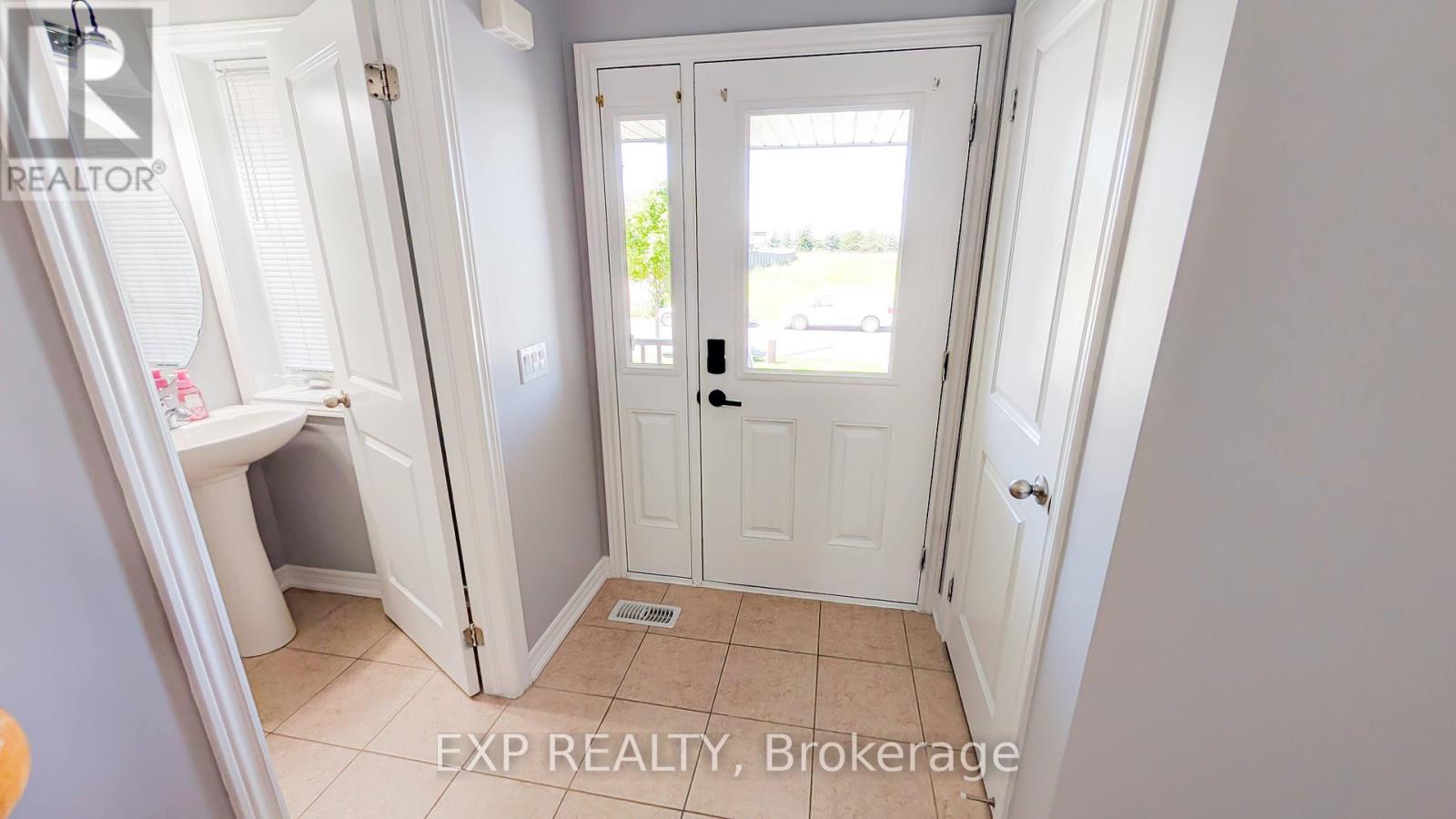 30 Juneberry Road, Thorold, Ontario  L2V 0B2 - Photo 4 - X12375861