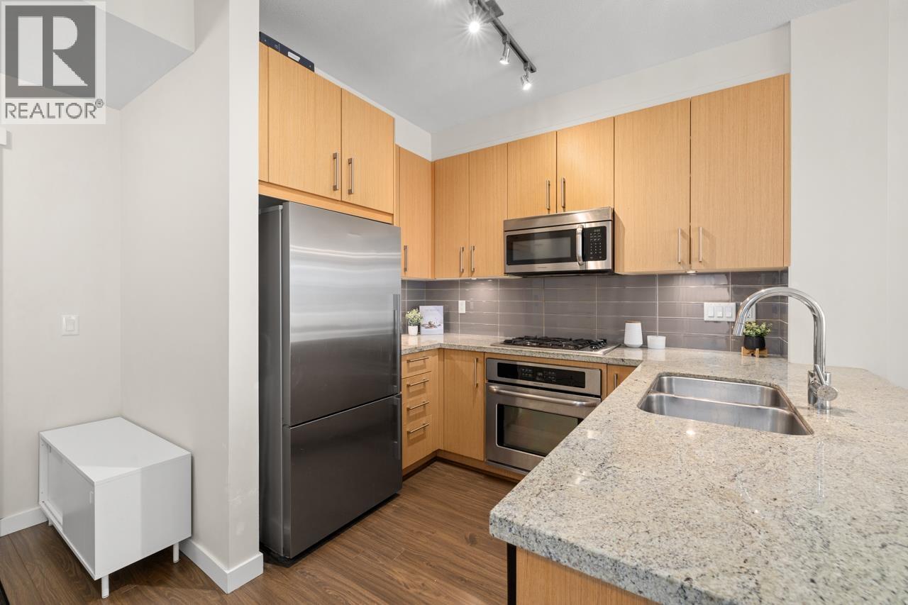 304 139 W 22nd Street, North Vancouver, British Columbia  V7M 0B5 - Photo 11 - R3042630