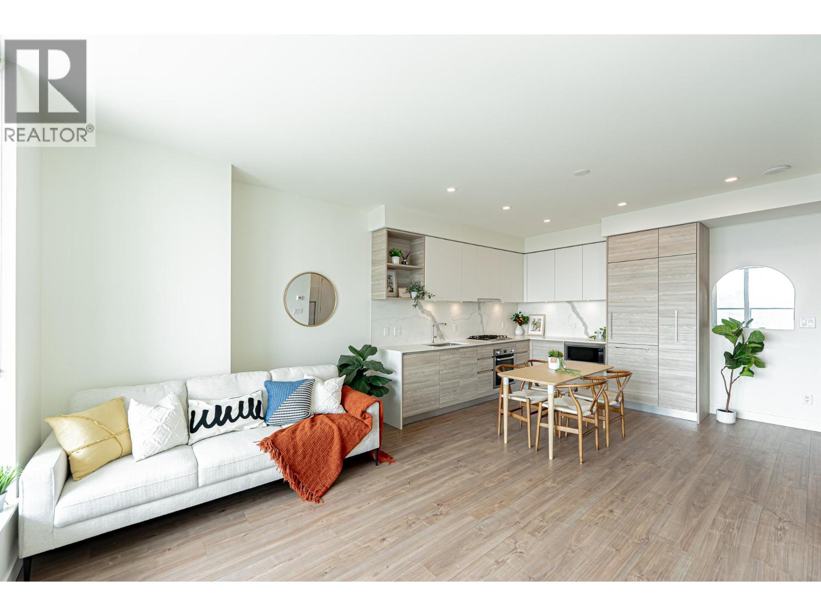 1406 585 Austin Avenue, Coquitlam, British Columbia  V3K 0G6 - Photo 2 - R3042656