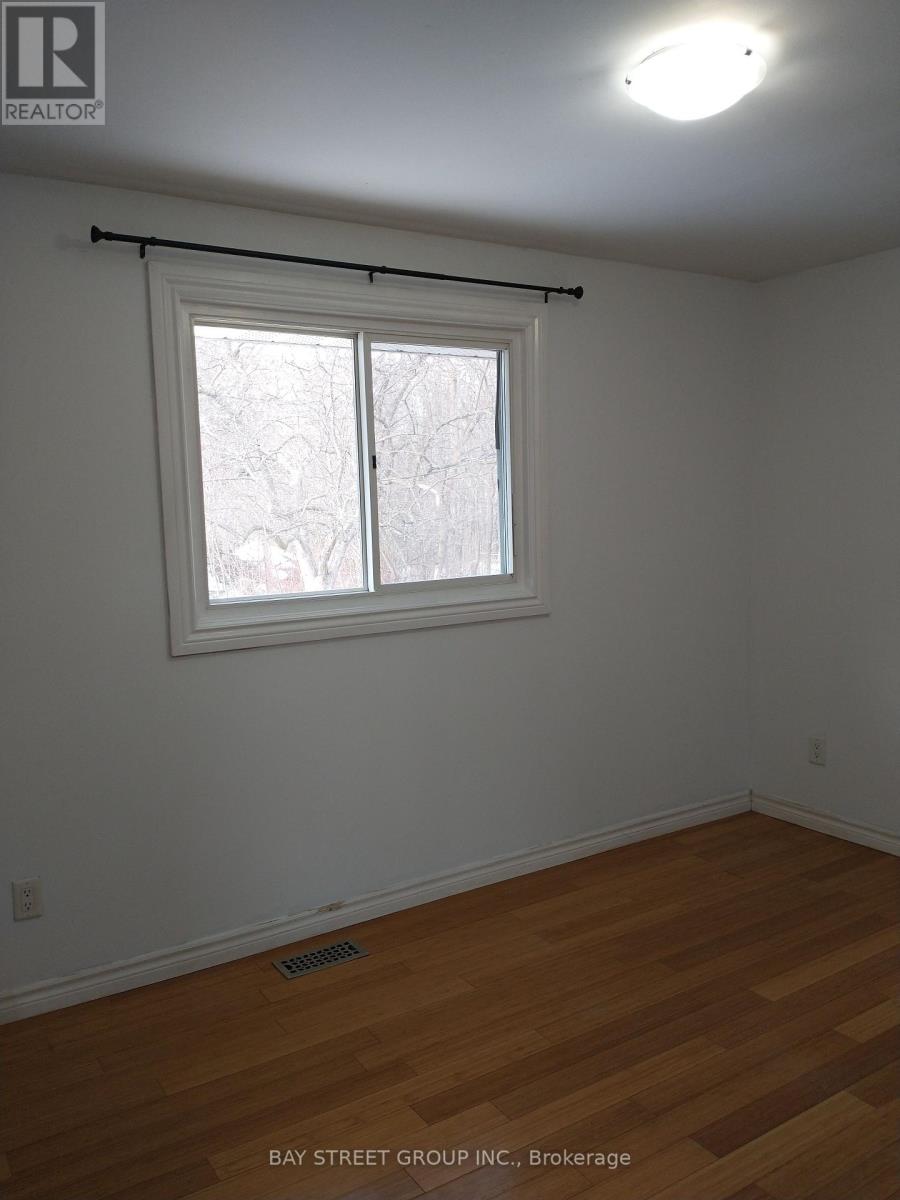 Main Level - 418 Little Avenue, Barrie, Ontario  L4N 3A1 - Photo 10 - S12375912