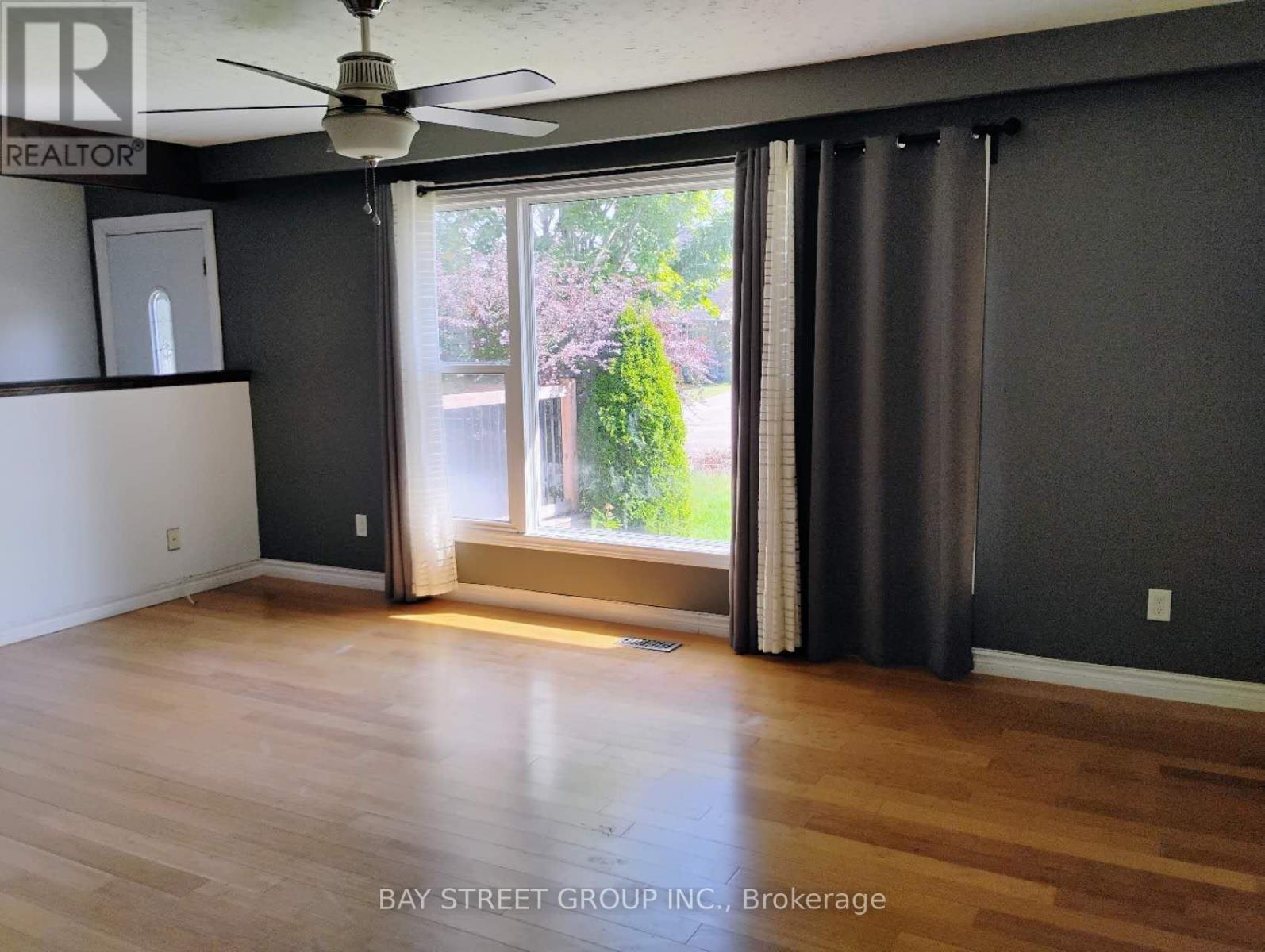 Main Level - 418 Little Avenue, Barrie, Ontario  L4N 3A1 - Photo 2 - S12375912