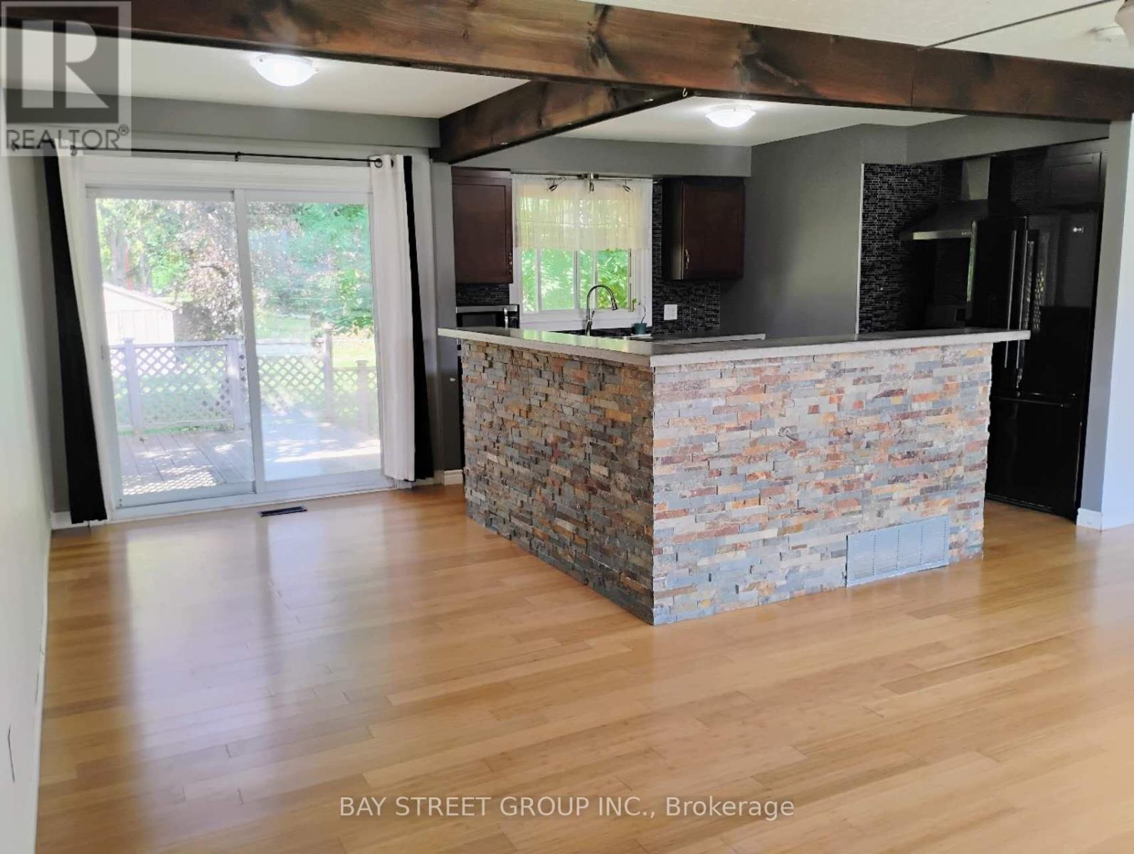 Main Level - 418 Little Avenue, Barrie, Ontario  L4N 3A1 - Photo 4 - S12375912