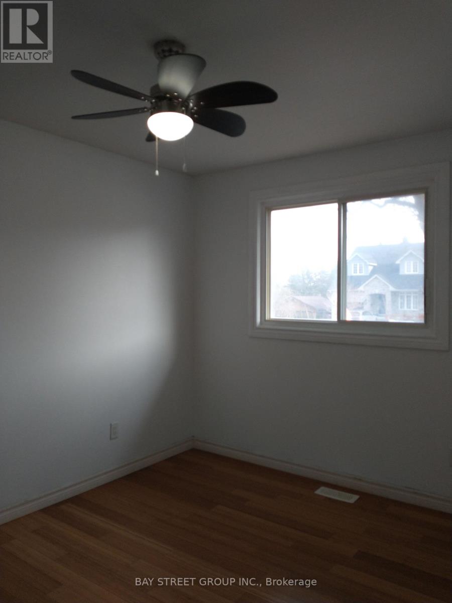 Main Level - 418 Little Avenue, Barrie, Ontario  L4N 3A1 - Photo 9 - S12375912