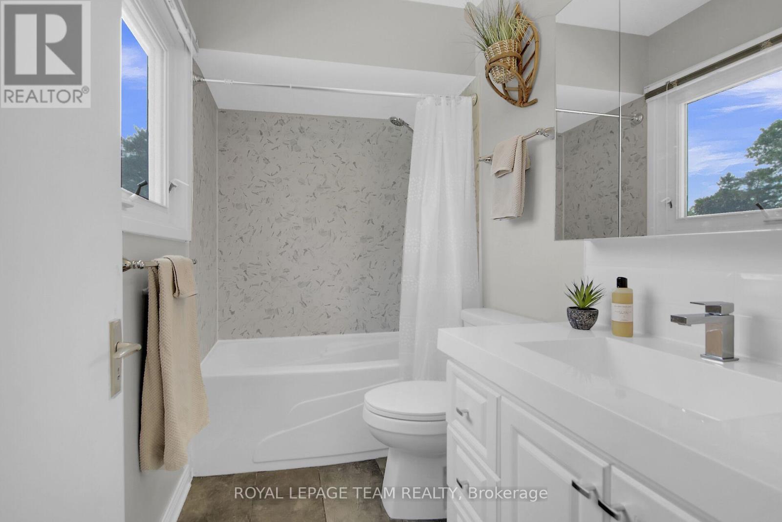 87 Pentland Place, Ottawa, Ontario  K2K 1V9 - Photo 25 - X12375939