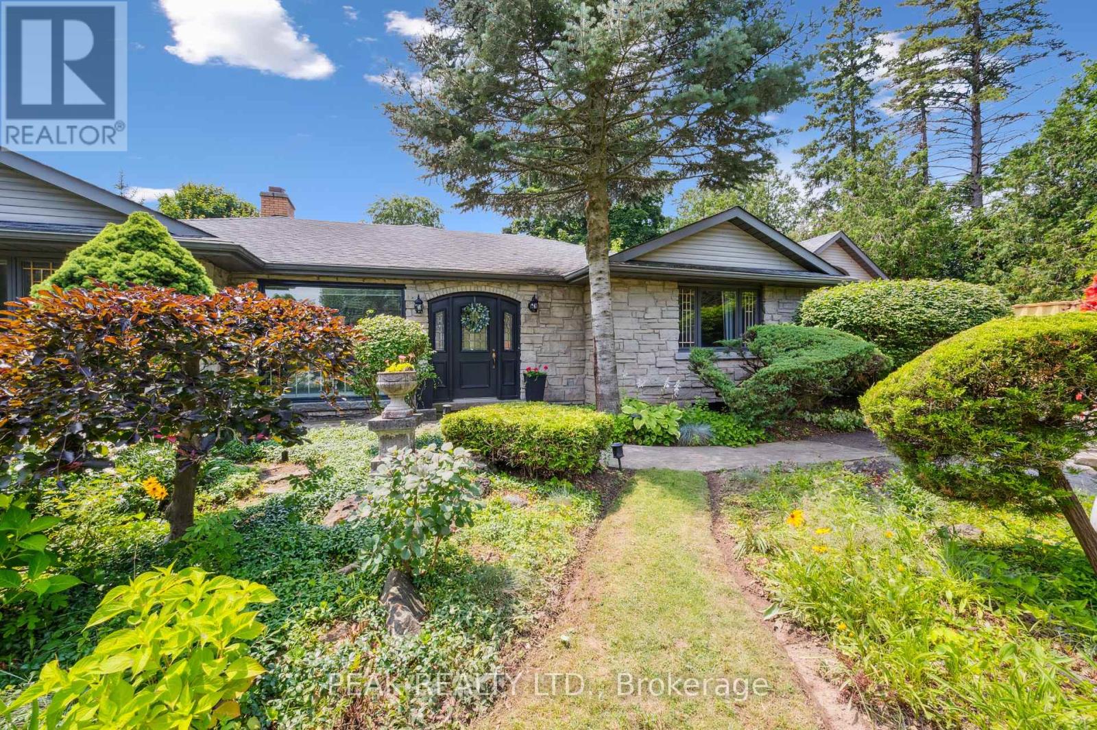 91 Limerick Drive, Kitchener, Ontario  N2P 2G9 - Photo 4 - X12375918
