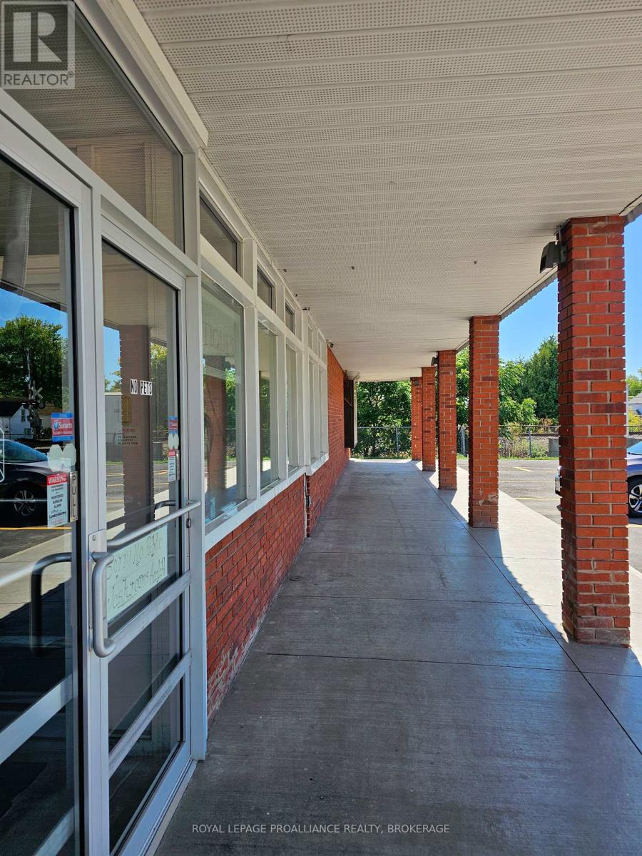 666 Collins Bay Road, Kingston, Ontario  K7M 7E9 - Photo 3 - X12375565