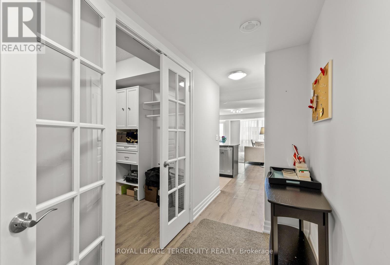 1410 - 8 Scollard Street, Toronto, Ontario  M5R 1M2 - Photo 4 - C12375937