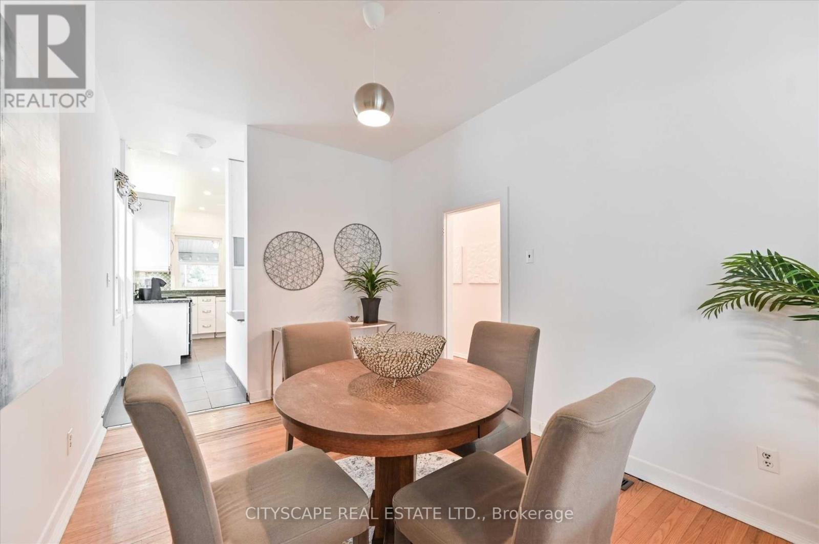 15 Midburn Avenue, Toronto, Ontario  M4C 2C8 - Photo 11 - E12375960